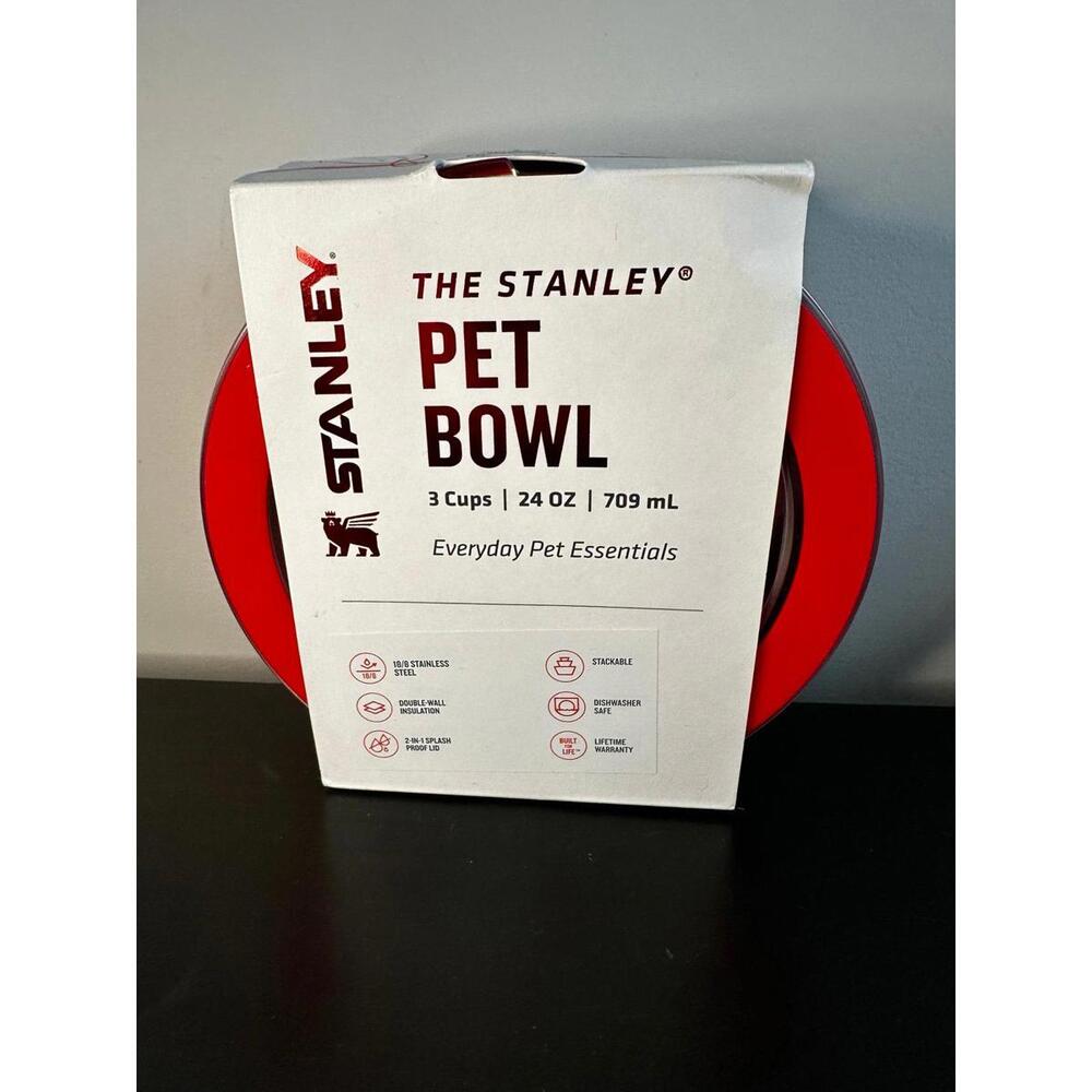 Stanley Everyday Pet Bowl in Candy Cane Res